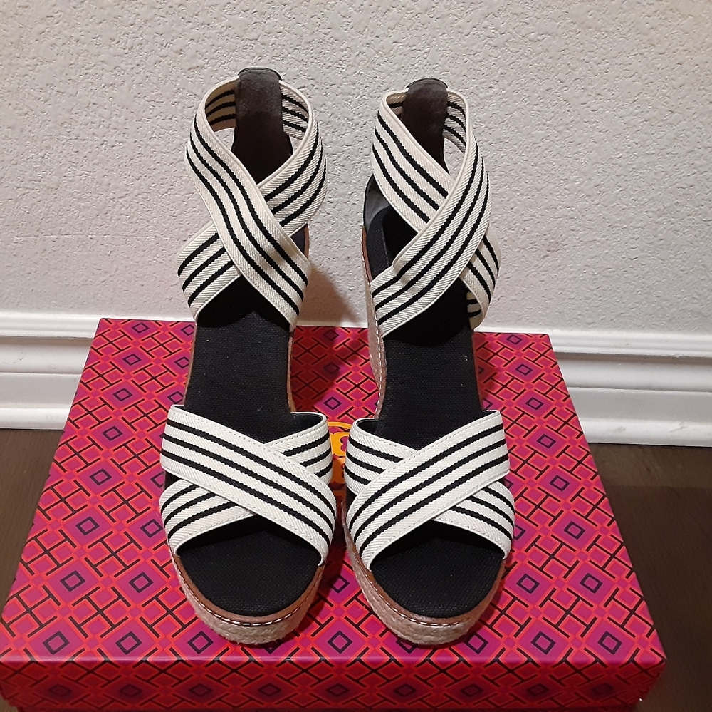 Tory Burch - Picture 2 of 4